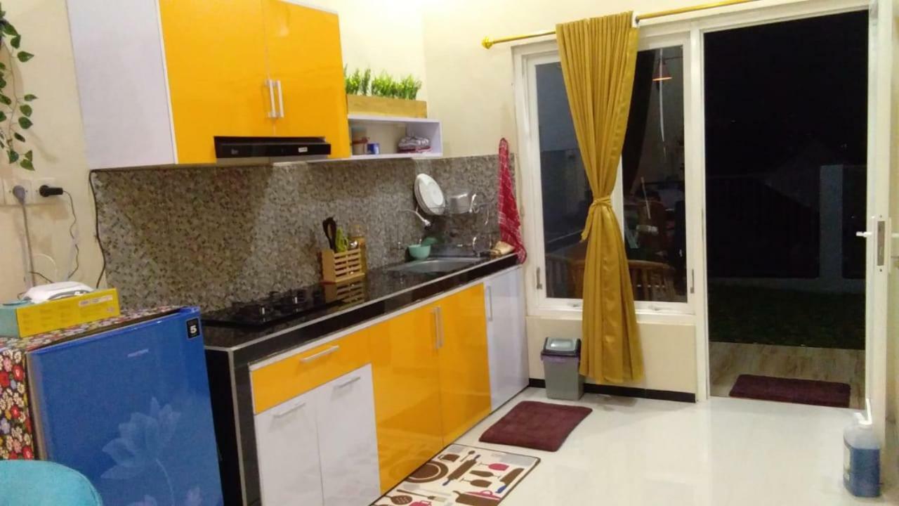 Homestay Wahyudi 1 Syariah Tlekung Esterno foto