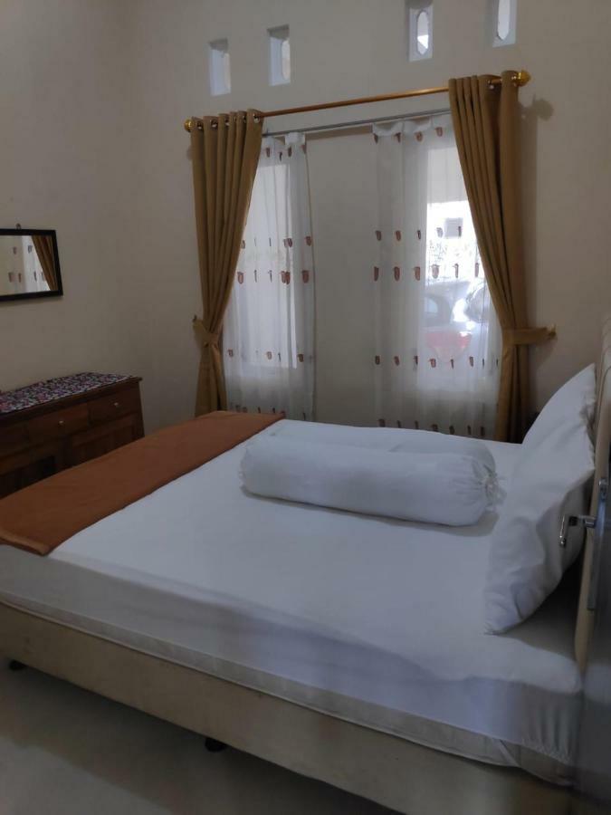 Homestay Wahyudi 1 Syariah Tlekung Esterno foto
