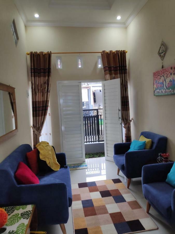 Homestay Wahyudi 1 Syariah Tlekung Esterno foto